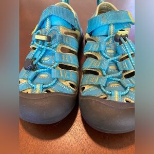 Keen unisex Newport sandal - size 3 youth